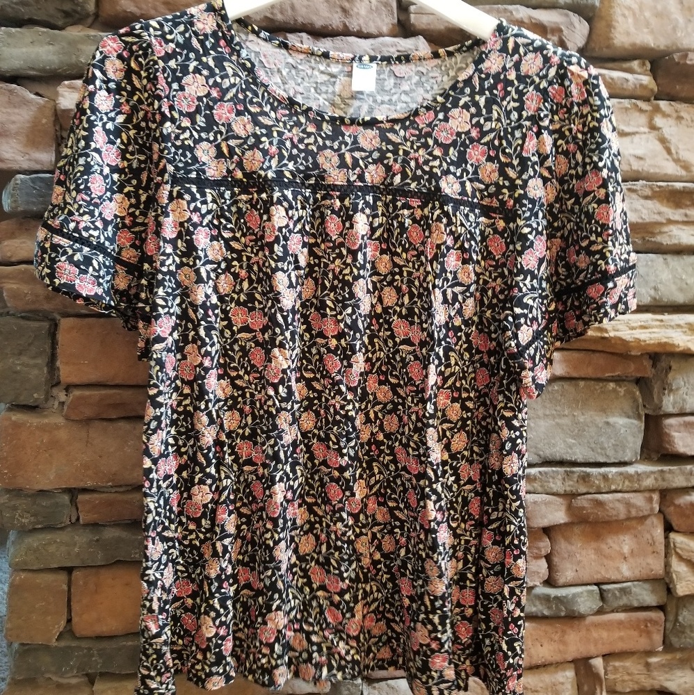 Old Navy drapey floral top